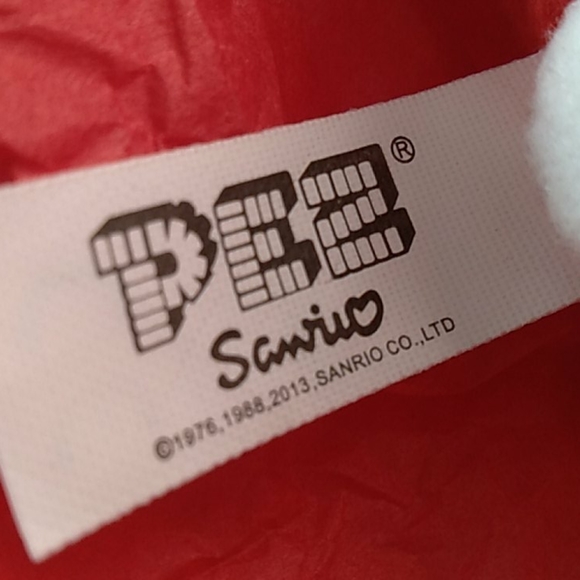 Sanrio/Hello Kitty/PEZ Collectible Key Holder NWOT - Picture 4 of 4